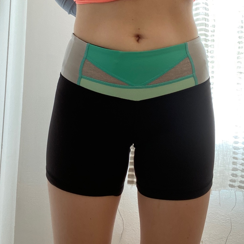 Lululemon biker/ volleyball shorts!!